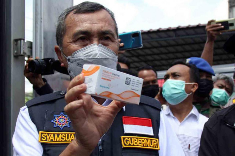 Tinjau Vaksinasi di Dumai, Gubri Syamsuar harap vaksinasi massal  selesai sepekan