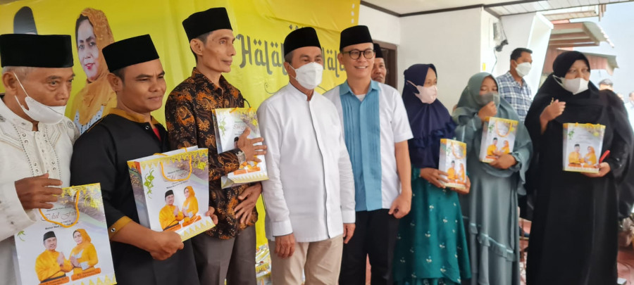 Penuhi Undangan Halal Bihalal Rumah Masyarakat, Gubri Syamsuar Ingatkan Pandemi Covid Belum Berakhir