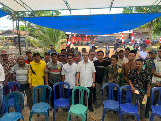 Diskusi Dengan Masyarakat Perbatasan Riau-Sumatera Utara, Syamsuar Disambut Hangat dan Penuh Kekeluargaan