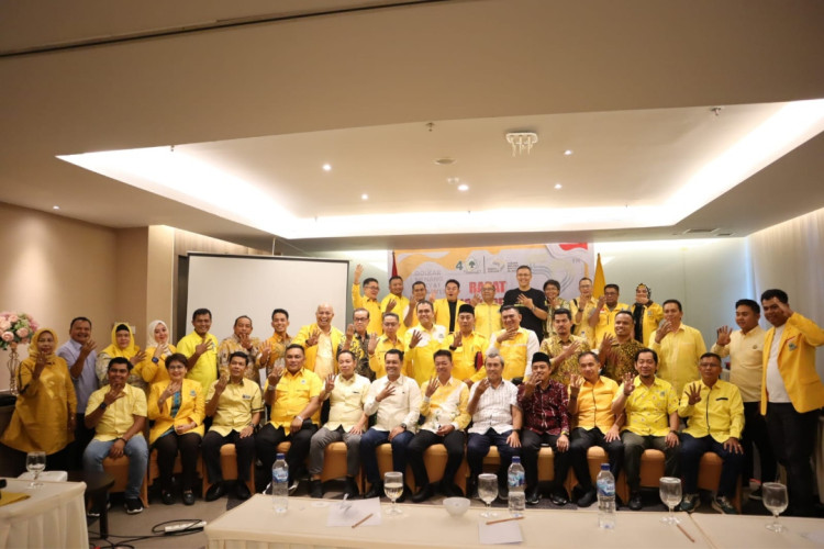 Gelar Rapat Pleno, DPD Golkar Riau 