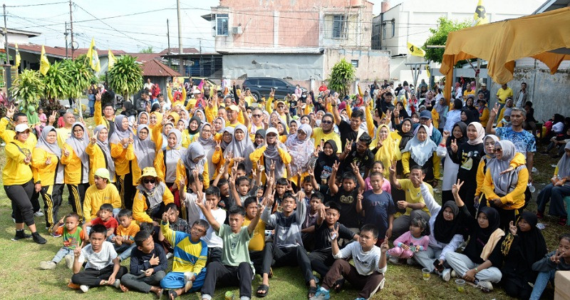 Unjuk Taring, Yasmin  Caleg Nomor Urut 2 DPRD Pekanbaru Senam Bareng 800 Masyarakat