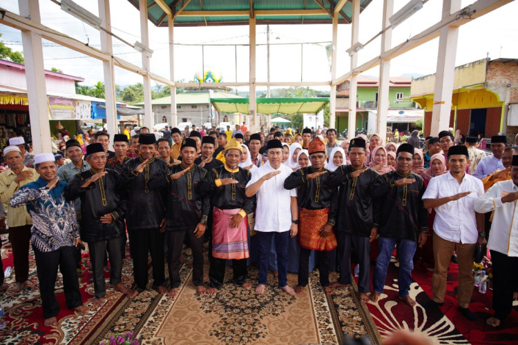 Warga Cipang Raya Rohul 