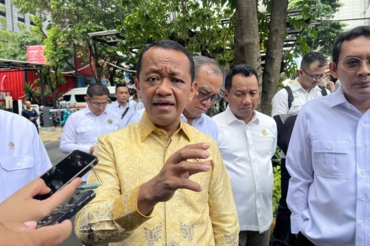 Menteri Bahlil Pastikan Harga Pertalite dan Solar Tidak Naik