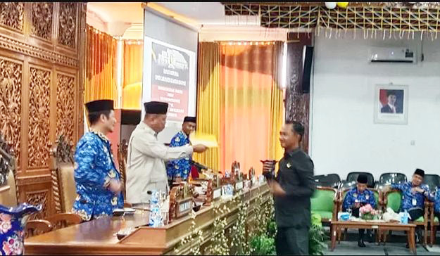 Soroti Tunda Bayar Rp190 Miliar, Fraksi Golkar Pertanyakan Penyusunan RAPBD 2026